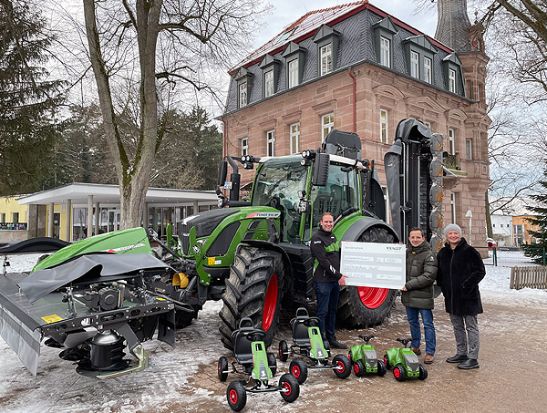 Fendt spendet an das Walburgisheim Feucht Fendt spendet an das Walburgisheim Feucht